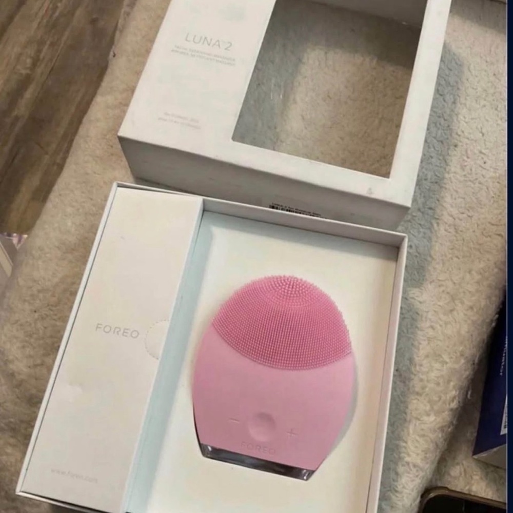 FOREO Luna 2 Skincare Device - Soft Pink